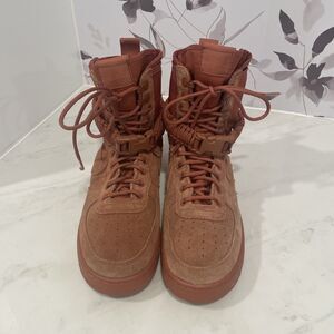 Nike Mens SF Air Force 1 Dusty Peach Men’s Size 9.5